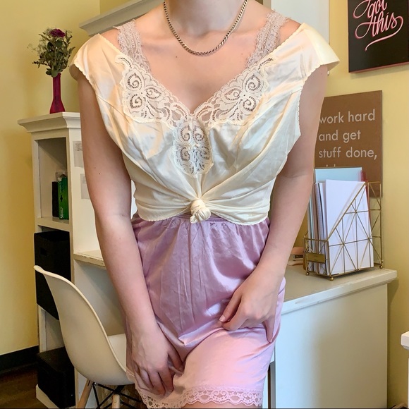 VTG Cottagecore Cream Detailed Lace Silk Top - Picture 4 of 14